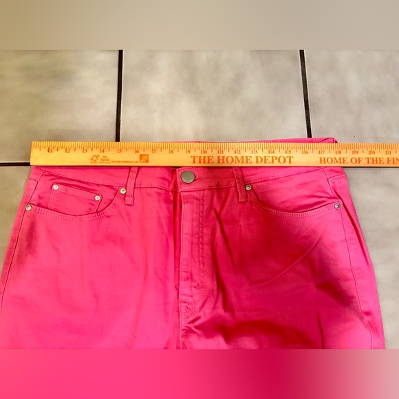 NWOT Pink Ankle Cropped Jeans - Picture 3 of 5